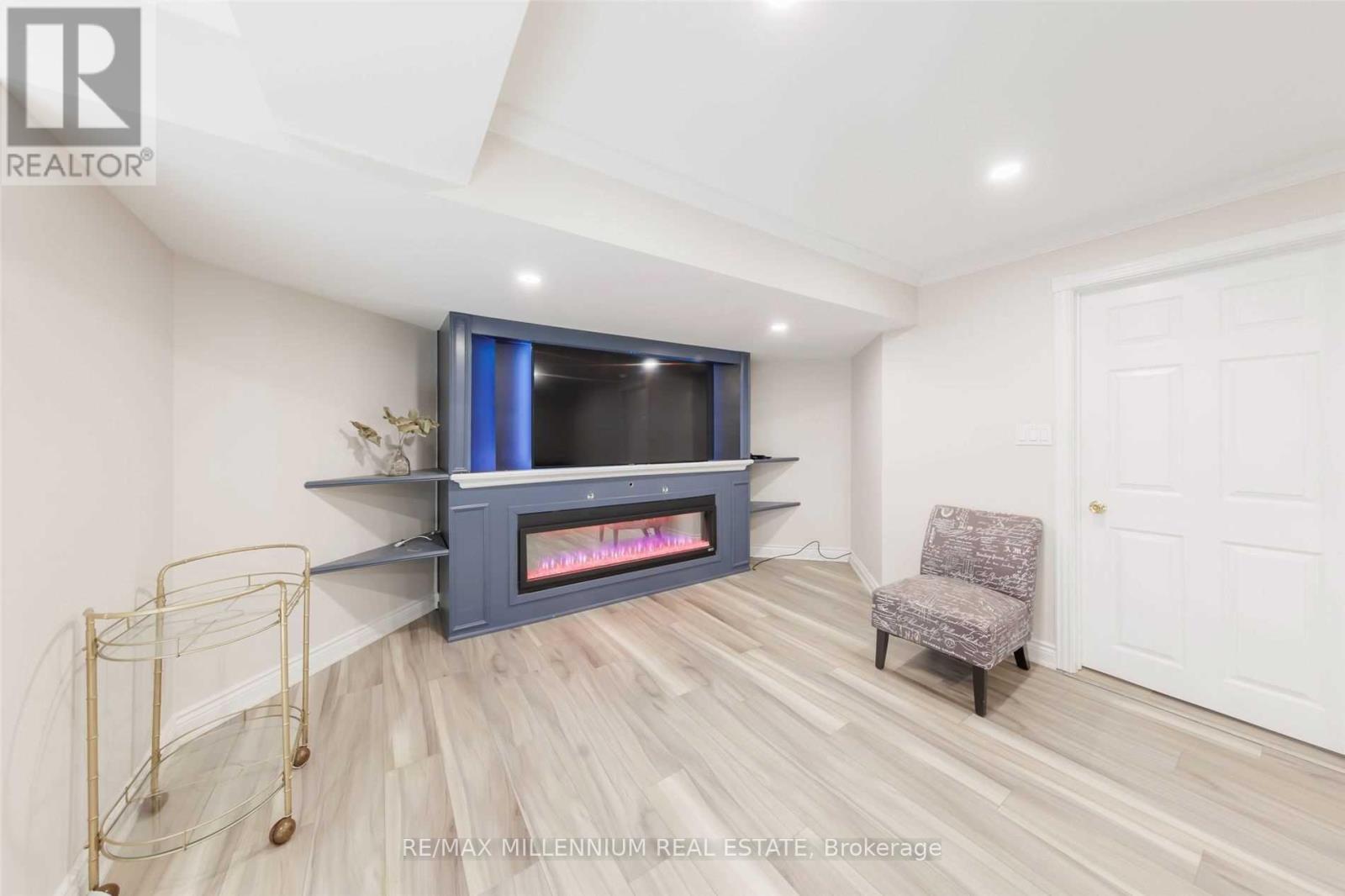 Lower - 101 Loma Vista Drive, Vaughan, Ontario  L4J 7S2 - Photo 9 - N12460497