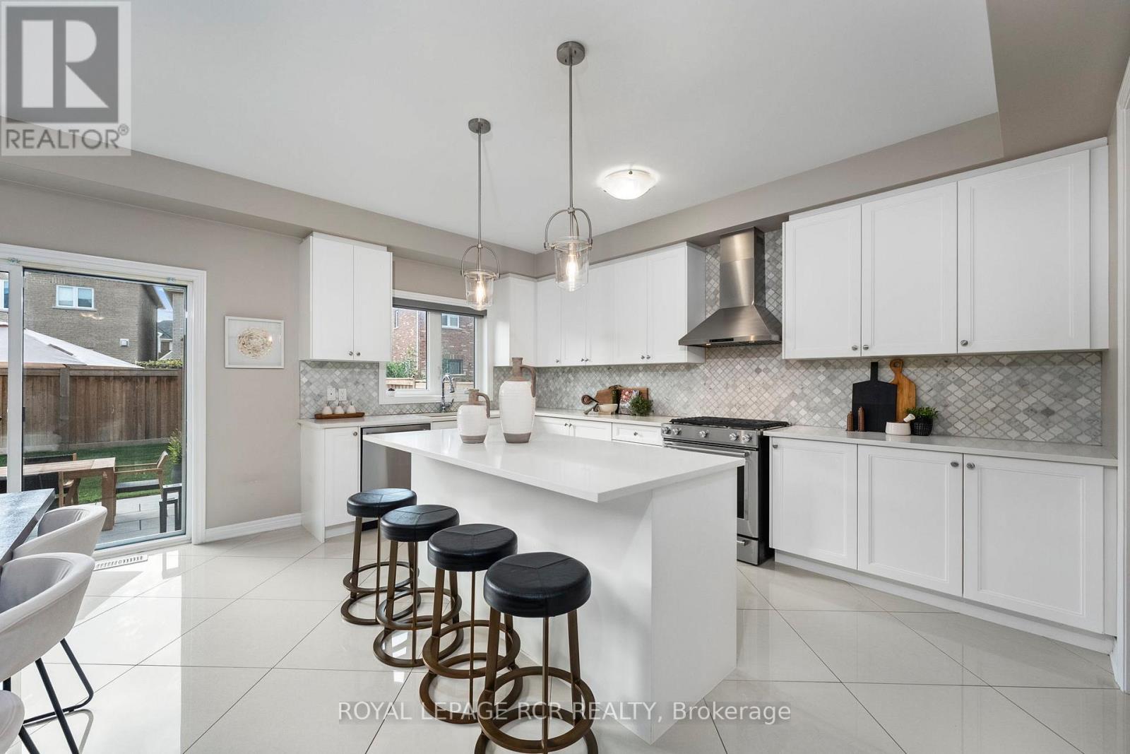 12 John Weddell Avenue, East Gwillimbury, Ontario  L9N 0P4 - Photo 10 - N12460522