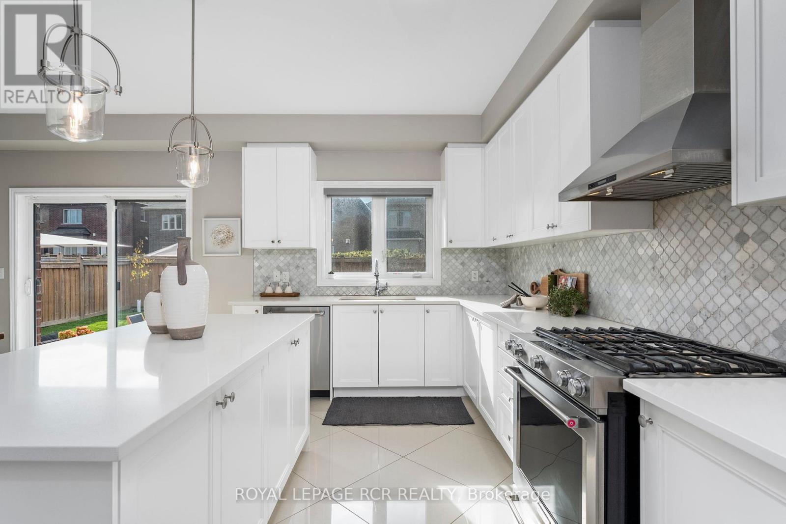 12 John Weddell Avenue, East Gwillimbury, Ontario  L9N 0P4 - Photo 7 - N12460522