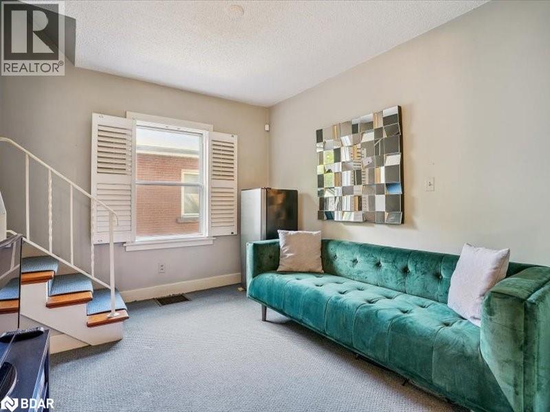 57 East 36th Street, Hamilton, Ontario  L8V 3Y8 - Photo 9 - 40778404