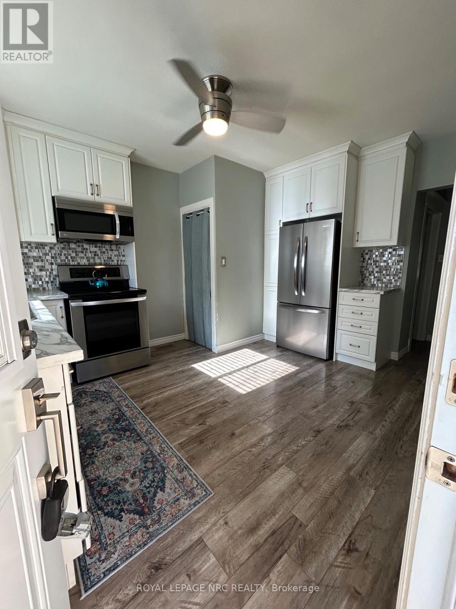 116 Pleasant Avenue, St. Catharines, Ontario  L2R 1Y2 - Photo 10 - X12460681