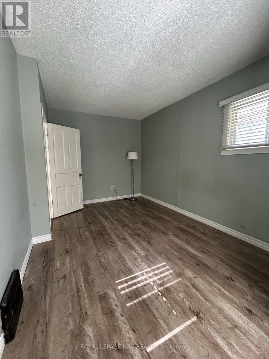 116 Pleasant Avenue, St. Catharines, Ontario  L2R 1Y2 - Photo 14 - X12460681