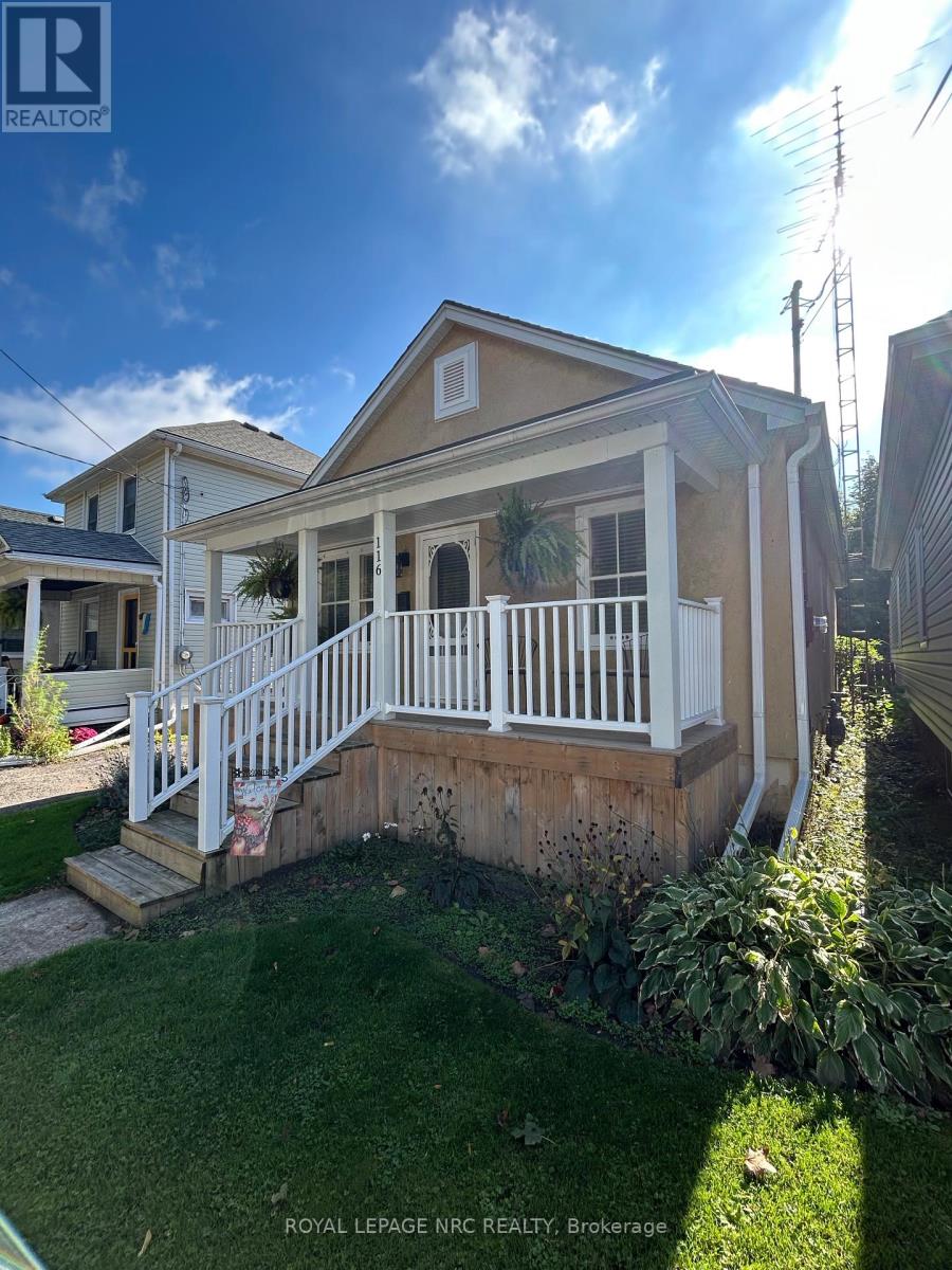 116 Pleasant Avenue, St. Catharines, Ontario  L2R 1Y2 - Photo 3 - X12460681