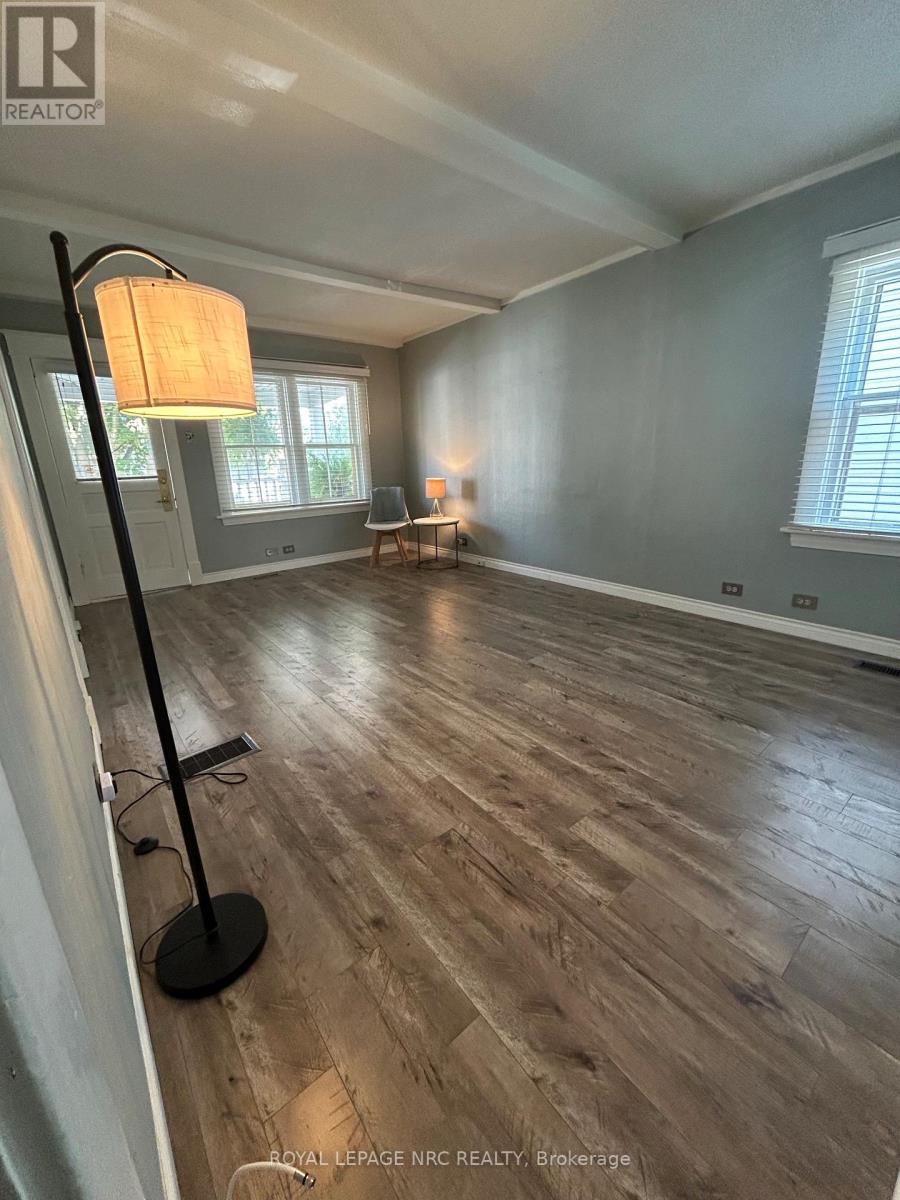 116 Pleasant Avenue, St. Catharines, Ontario  L2R 1Y2 - Photo 7 - X12460681
