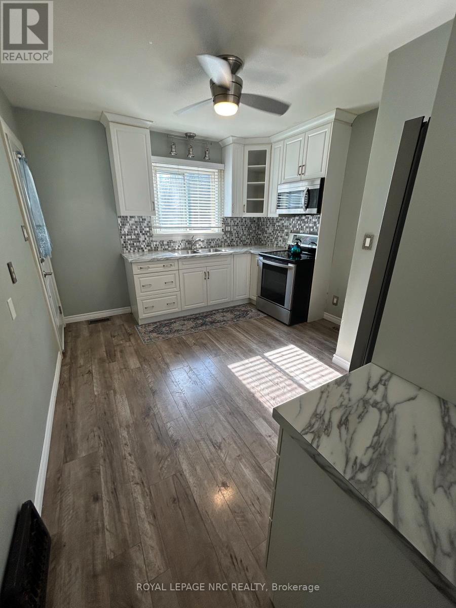 116 Pleasant Avenue, St. Catharines, Ontario  L2R 1Y2 - Photo 8 - X12460681
