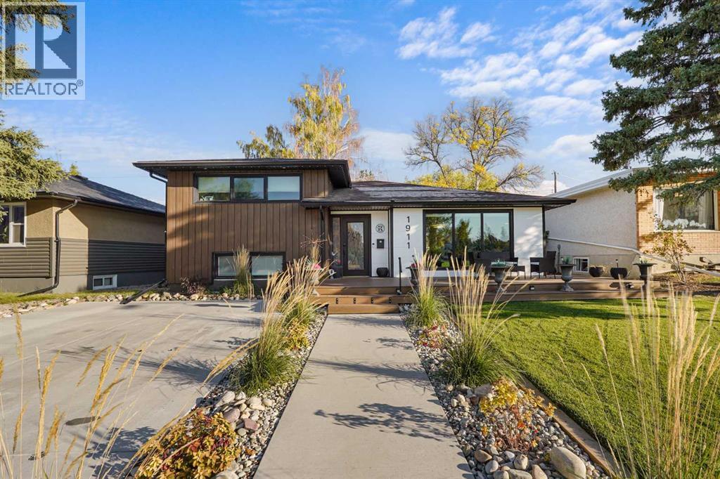 1911 19 Avenue S, Lethbridge, Alberta  T1K 1E3 - Photo 1 - A2263262