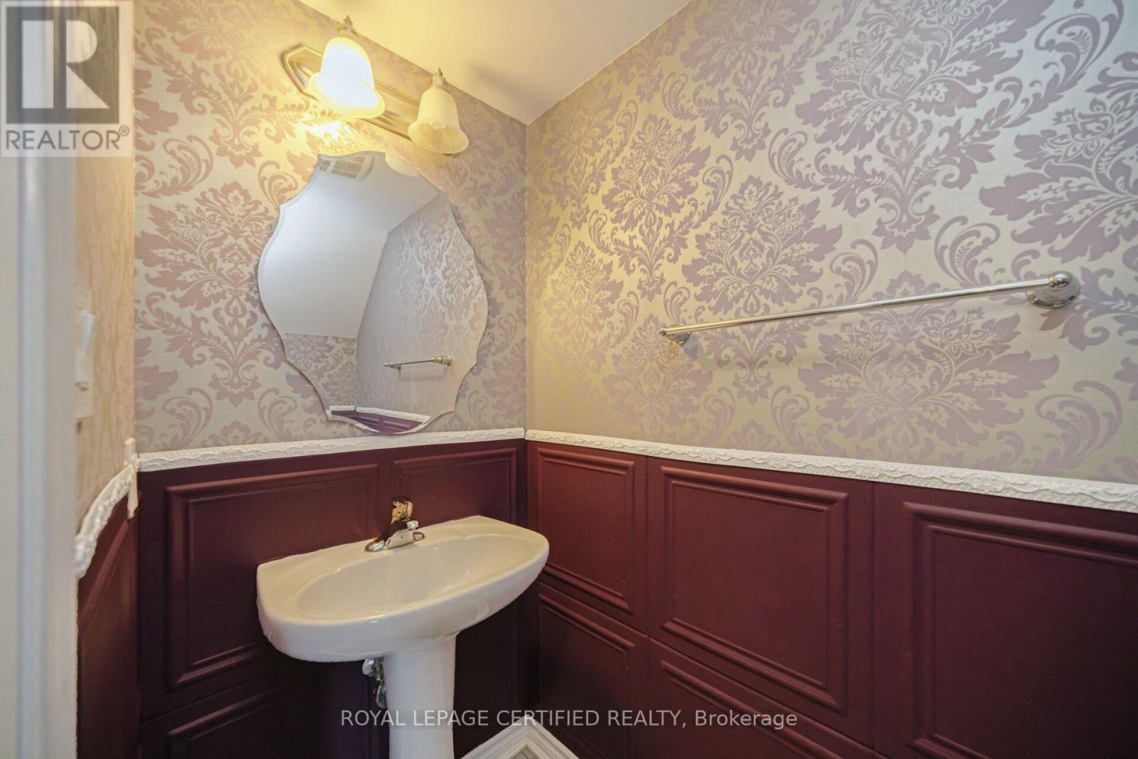 110 Bannister Crescent, Brampton, Ontario  L7A 0G2 - Photo 13 - W12459897