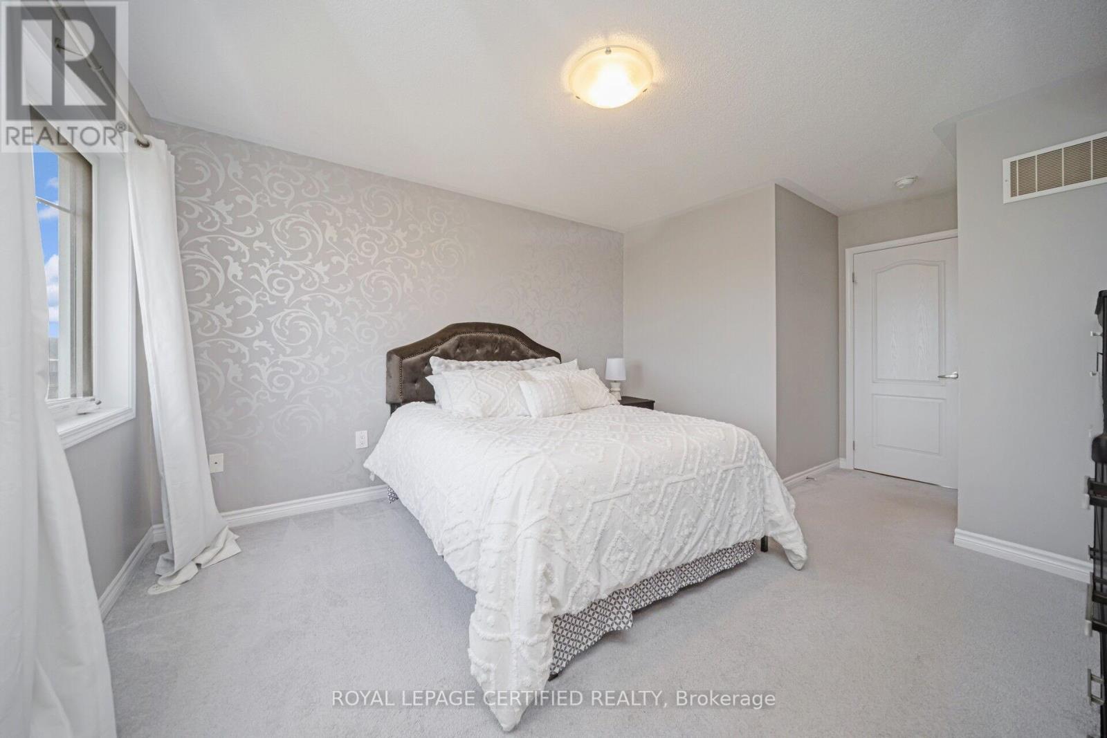 110 Bannister Crescent, Brampton, Ontario  L7A 0G2 - Photo 20 - W12459897