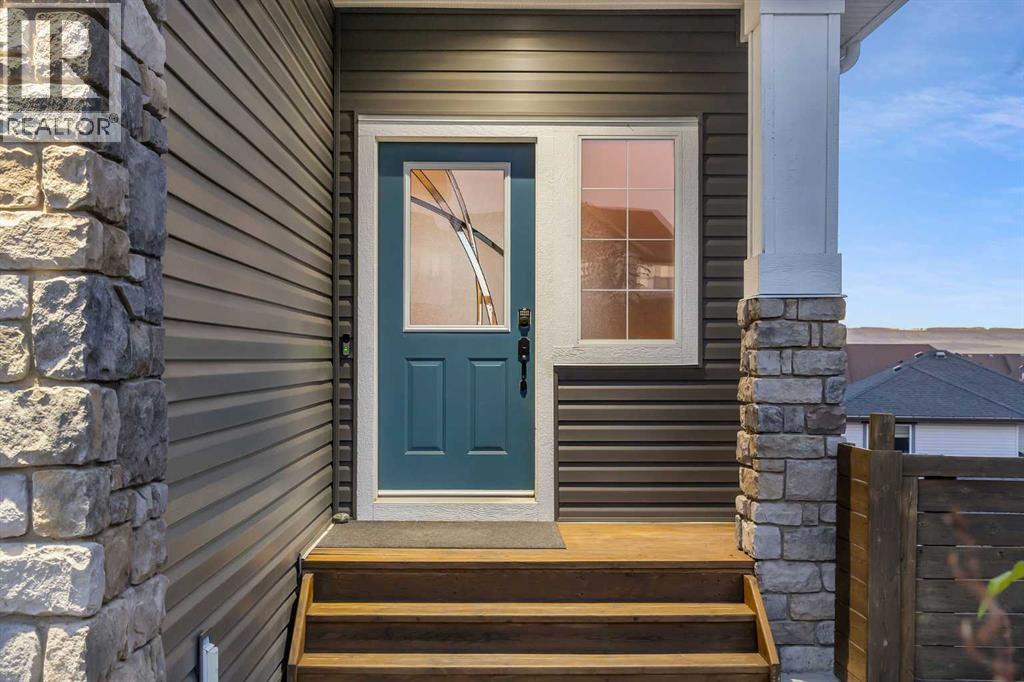 137 Heritage Bay, Cochrane, Alberta  T4C 0L5 - Photo 3 - A2263291
