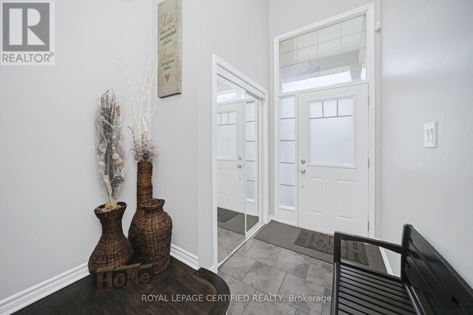 110 Bannister Crescent, Brampton, Ontario  L7A 0G2 - Photo 5 - W12459897