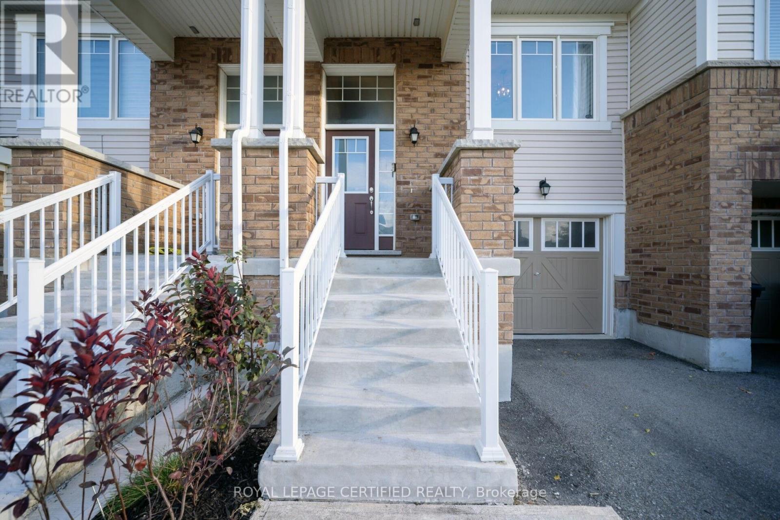 110 Bannister Crescent, Brampton, Ontario  L7A 0G2 - Photo 4 - W12459897