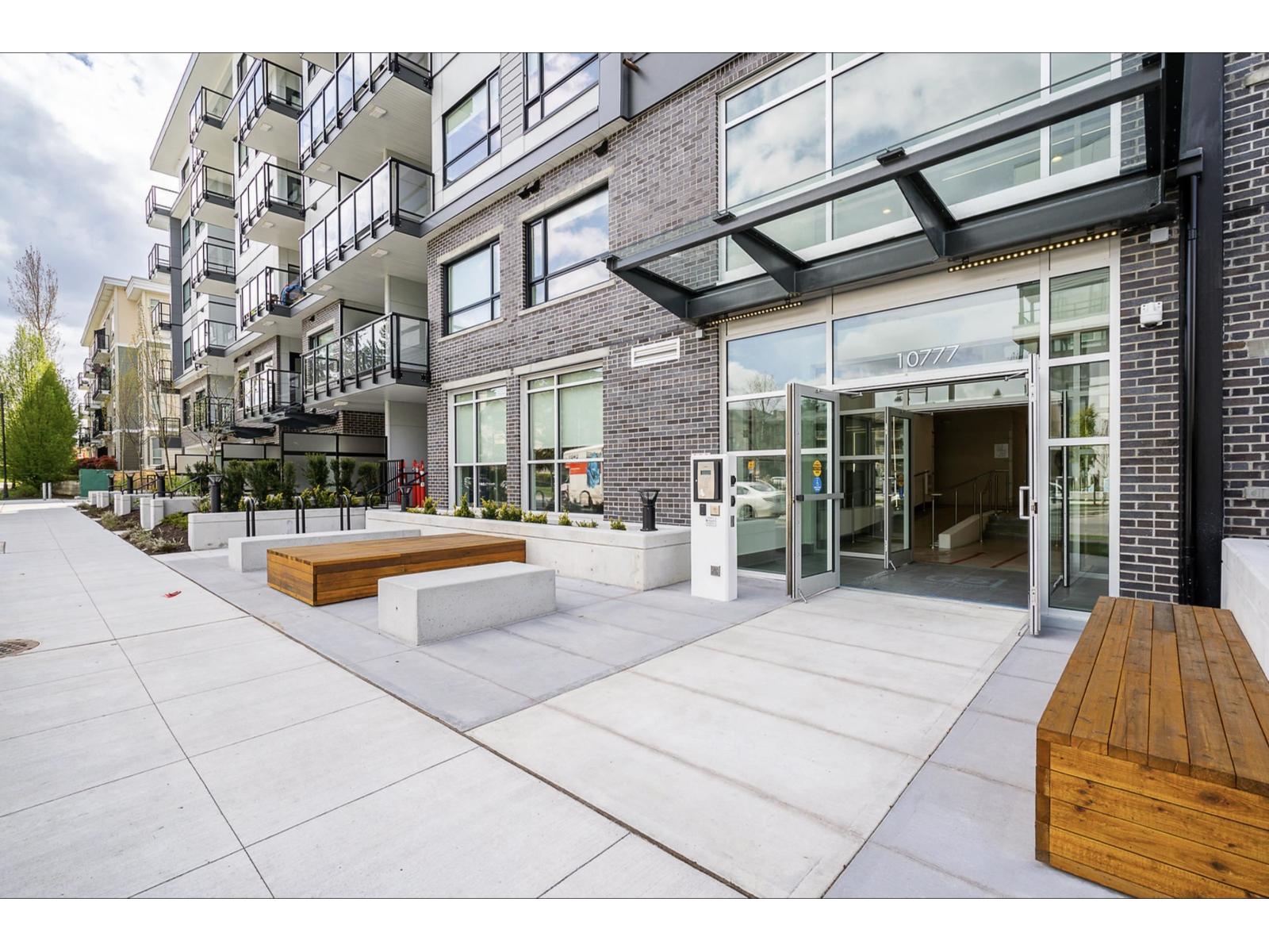 203 10777 138 STREET, surrey, British Columbia