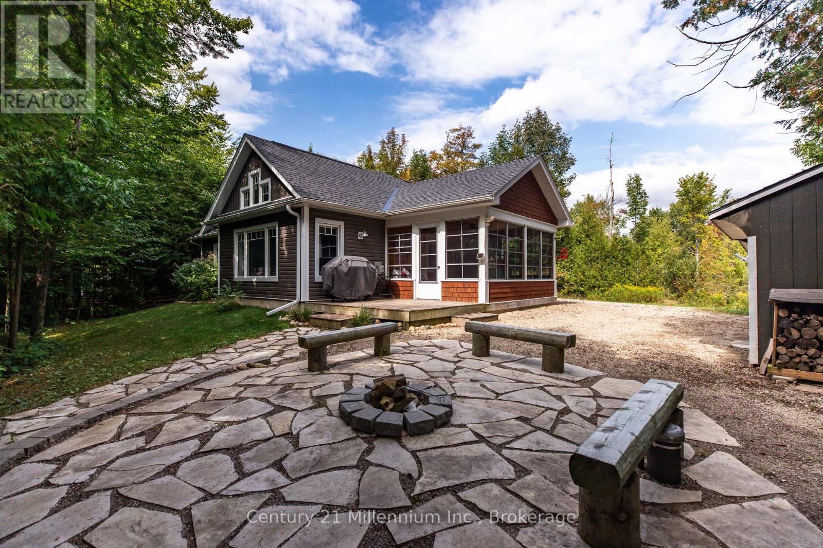 184 Lakewood Lane, Grey Highlands, Ontario  N0C 1H0 - Photo 14 - X12410844