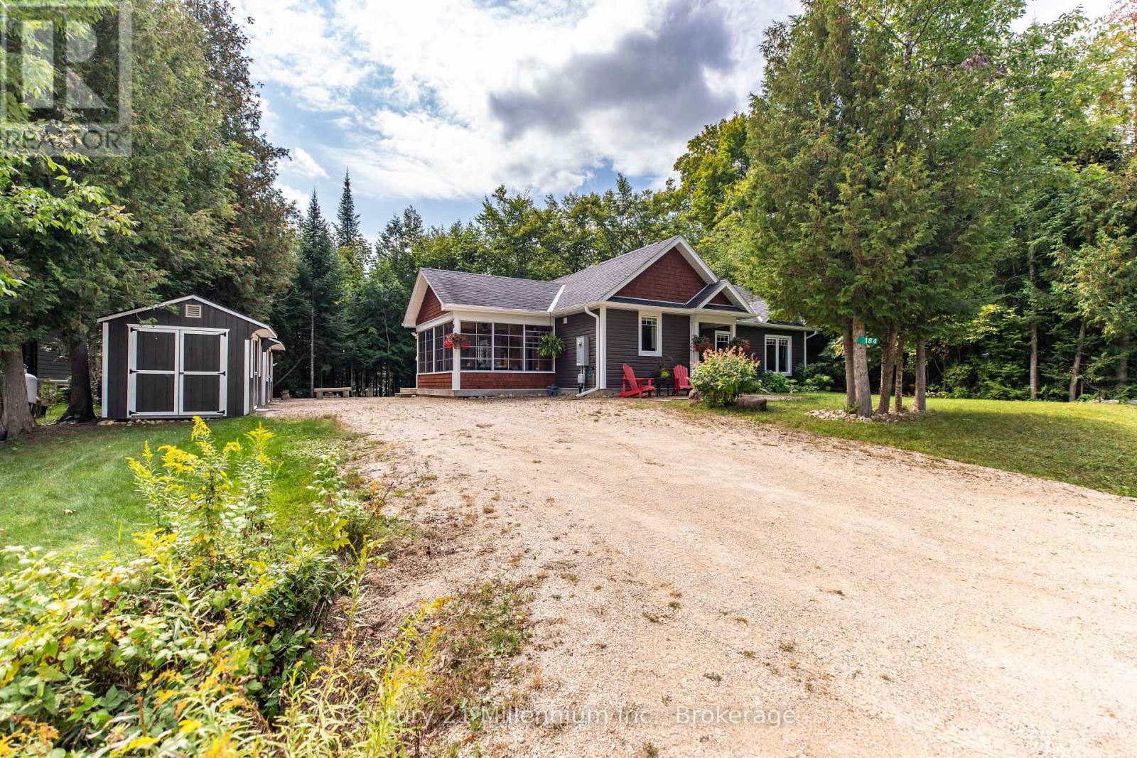 184 Lakewood Lane, Grey Highlands, Ontario  N0C 1H0 - Photo 15 - X12410844