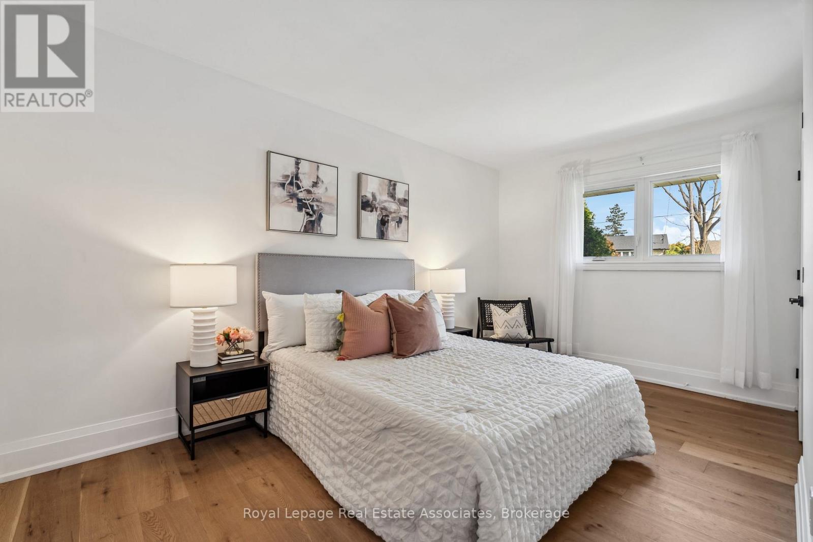 20 Suburban Drive, Mississauga (Streetsville), Ontario  L5N 1G5 - Photo 23 - W12460499
