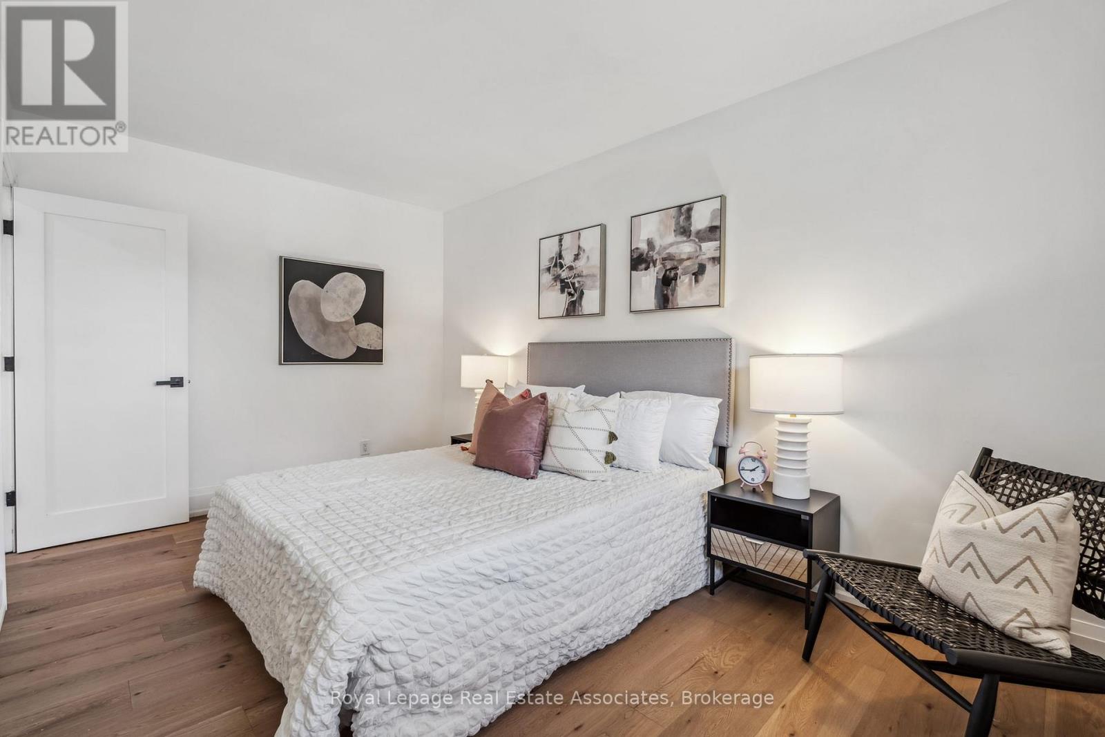 20 Suburban Drive, Mississauga (Streetsville), Ontario  L5N 1G5 - Photo 25 - W12460499