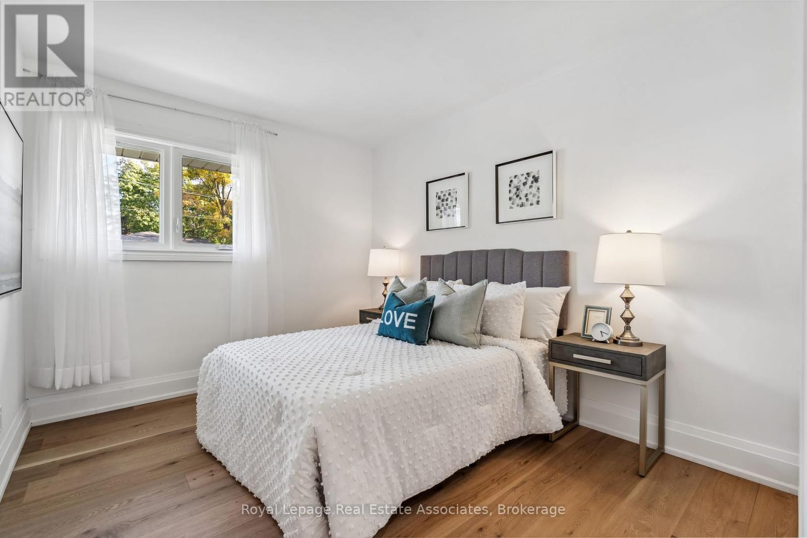 20 Suburban Drive, Mississauga (Streetsville), Ontario  L5N 1G5 - Photo 26 - W12460499