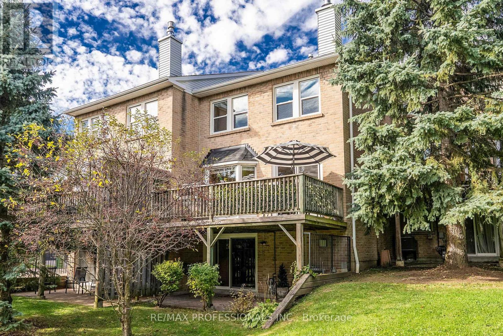 46 Tamarack Circle, Toronto, Ontario  M9P 3T9 - Photo 39 - W12460505