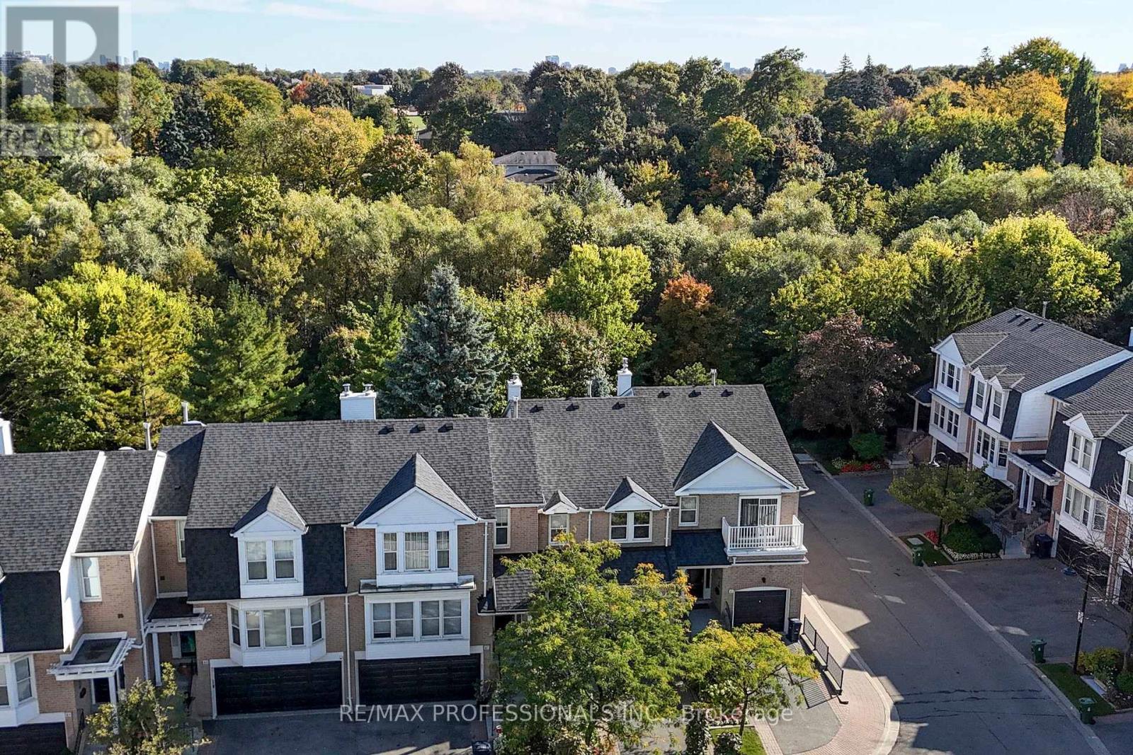 46 Tamarack Circle, Toronto, Ontario  M9P 3T9 - Photo 42 - W12460505