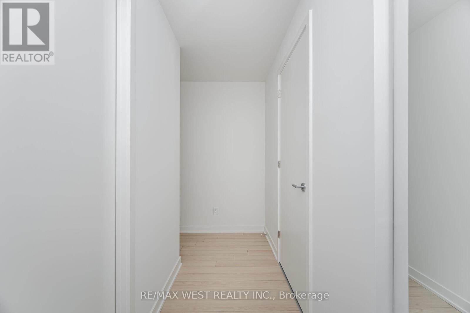 610 - 3079 Trafalgar Road, Oakville, Ontario  L6H 8C5 - Photo 7 - W12460516