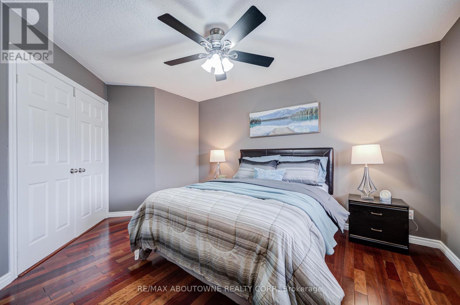 5868 Blue Spruce Avenue, Burlington, Ontario  L7L 7N8 - Photo 25 - W12460534