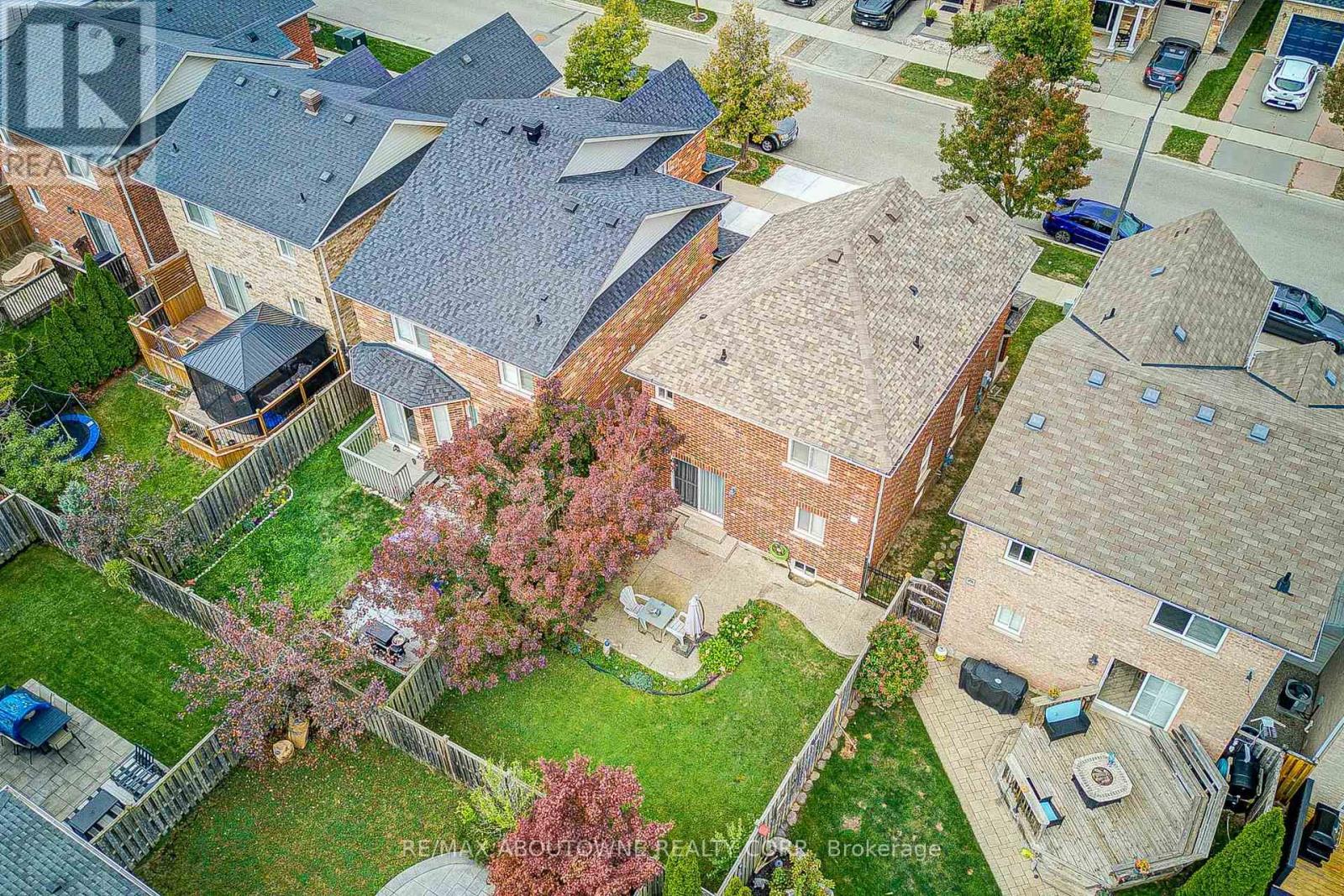 5868 Blue Spruce Avenue, Burlington, Ontario  L7L 7N8 - Photo 7 - W12460534