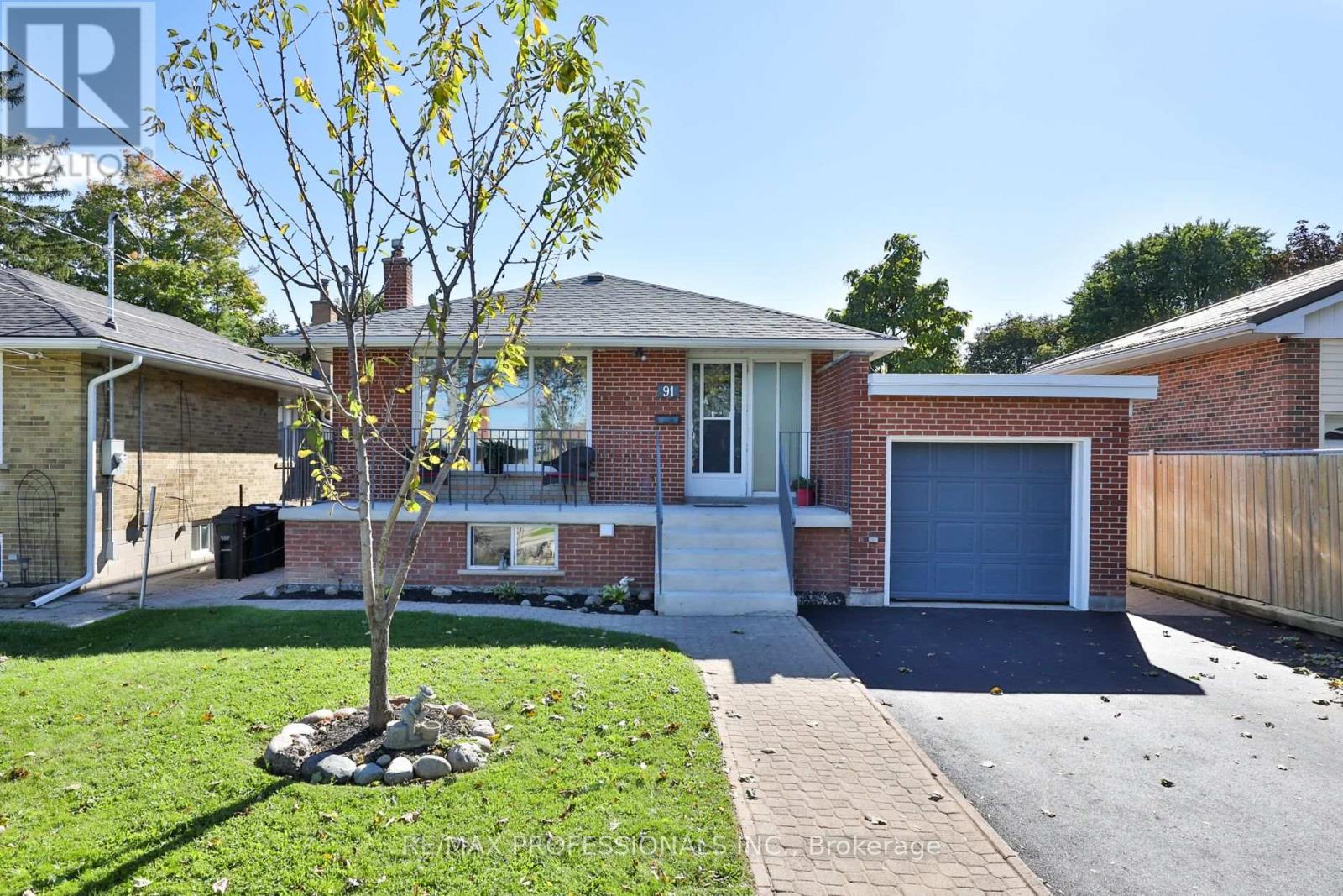 91 JEFFCOAT DRIVE, Toronto, Ontario