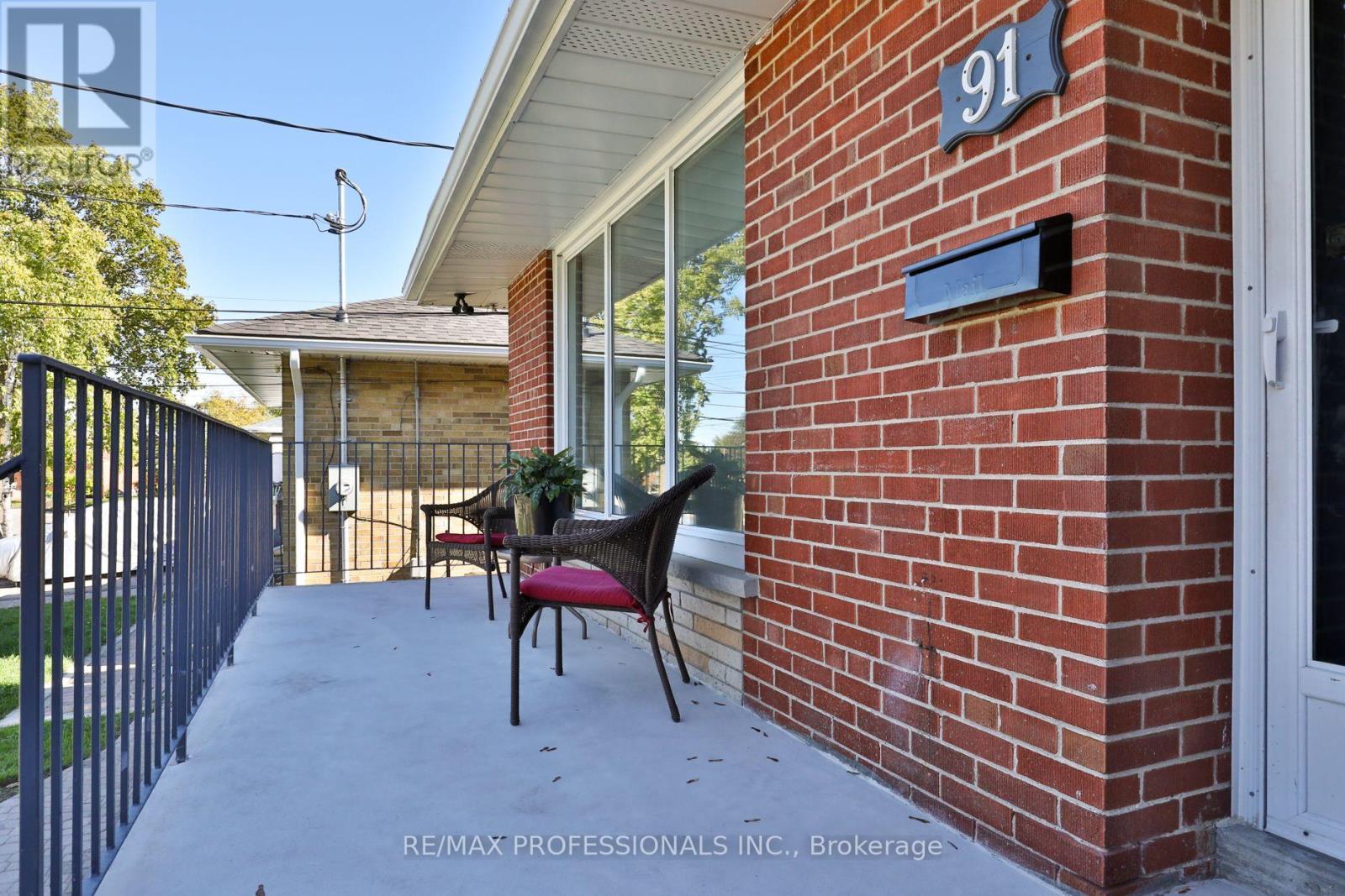 91 Jeffcoat Drive, Toronto, Ontario  M9W 3B9 - Photo 2 - W12460551