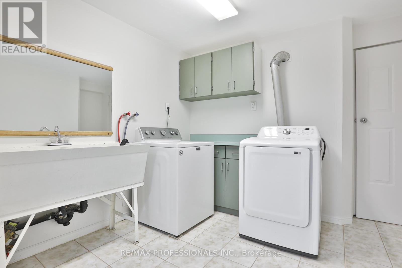 91 Jeffcoat Drive, Toronto, Ontario  M9W 3B9 - Photo 26 - W12460551