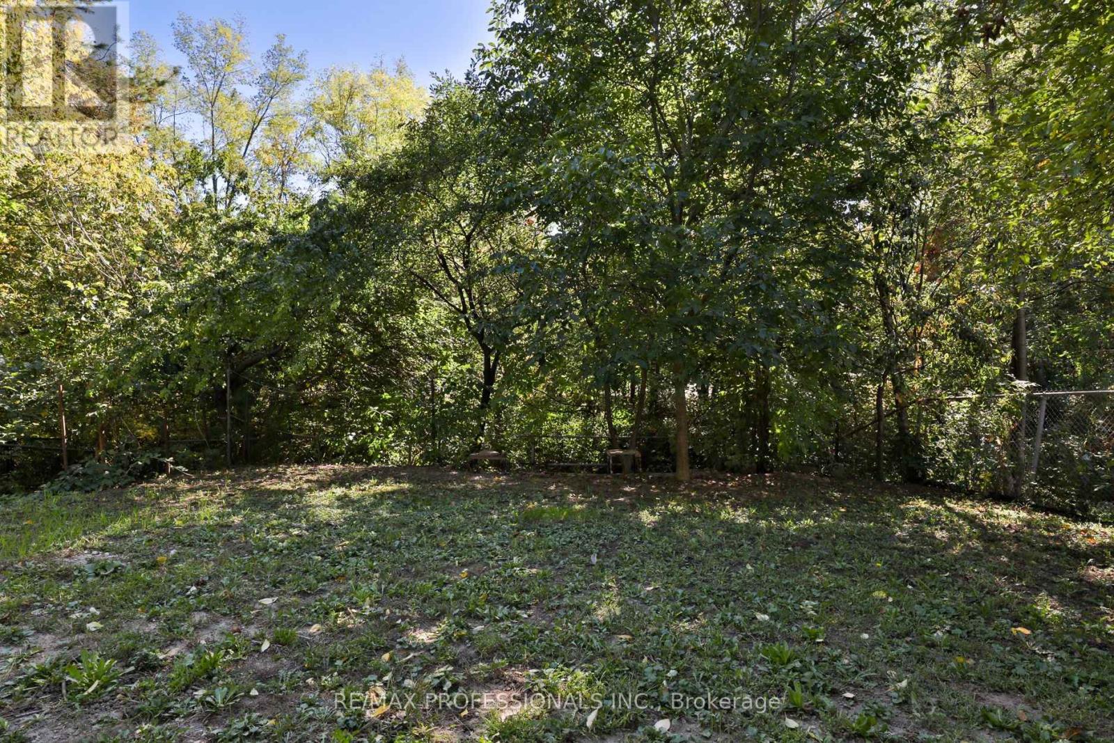 91 Jeffcoat Drive, Toronto, Ontario  M9W 3B9 - Photo 29 - W12460551