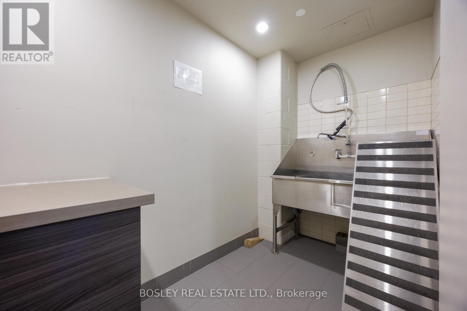 215 - 60 Annie Craig Drive, Toronto, Ontario  M8V 0C8 - Photo 25 - W12460554