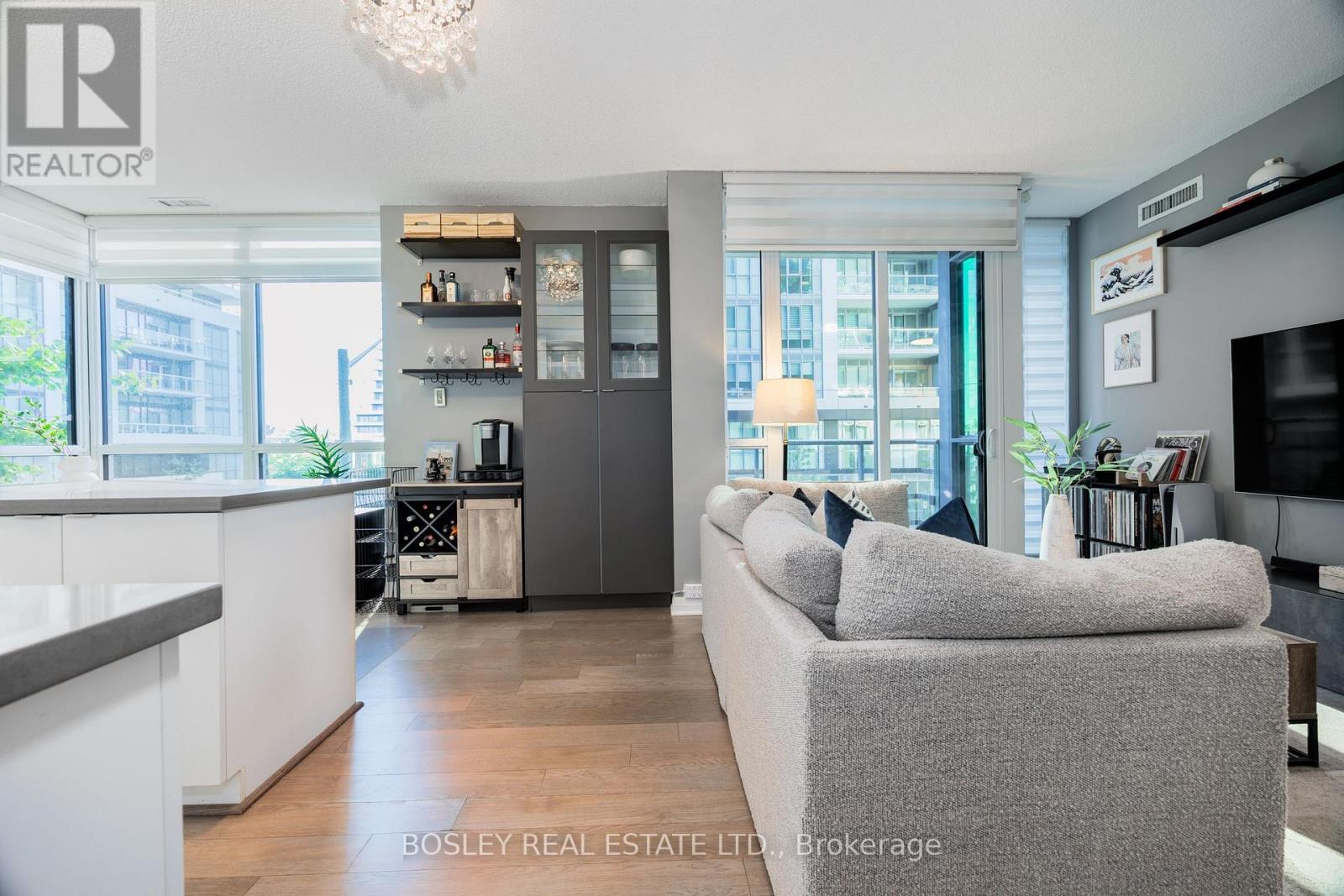 215 - 60 Annie Craig Drive, Toronto, Ontario  M8V 0C8 - Photo 7 - W12460554