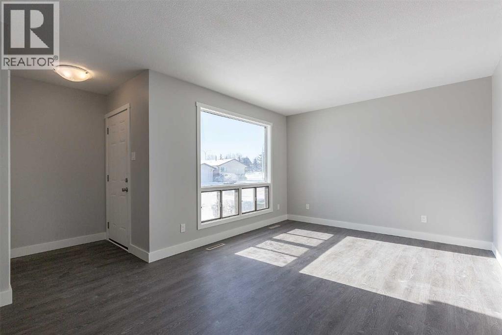 1012 20a Avenue, Coaldale, Alberta  T1M 1C2 - Photo 2 - A2264295