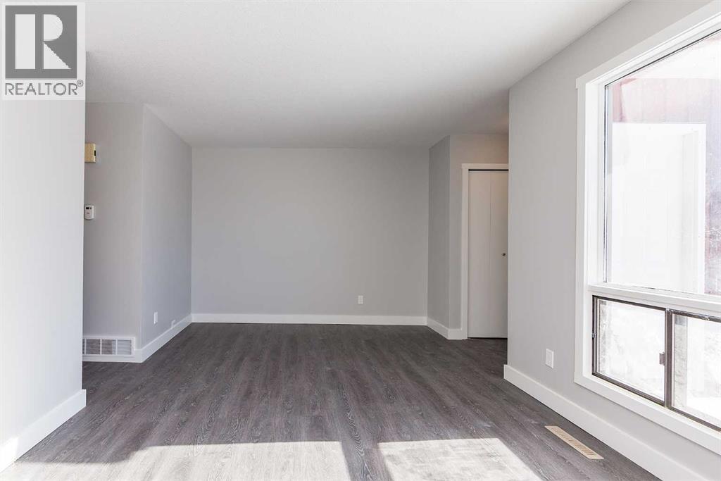 1012 20a Avenue, Coaldale, Alberta  T1M 1C2 - Photo 4 - A2264295