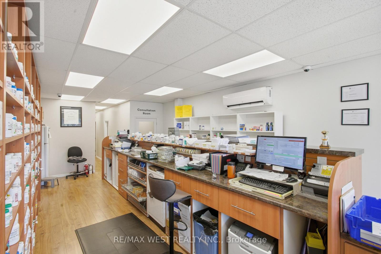 597 Barton Street E, Hamilton (Gibson), Ontario  L8L 2Z6 - Photo 14 - X12460486