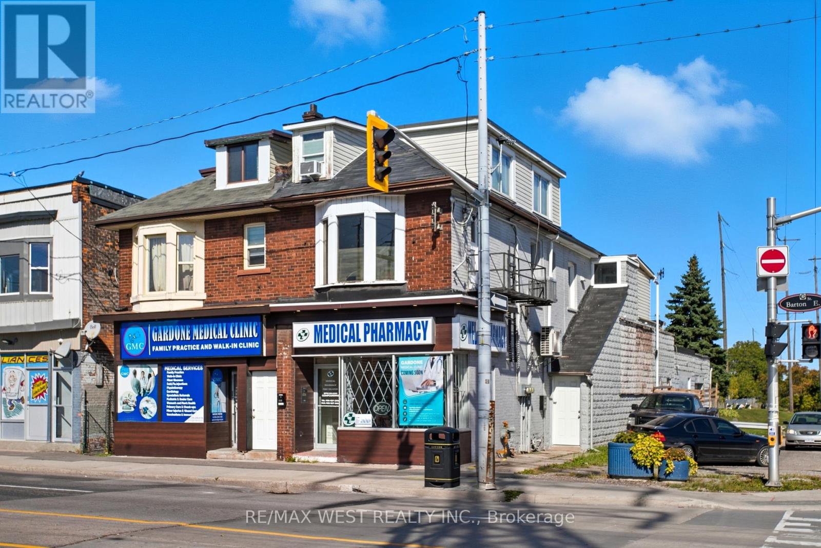 597 Barton Street E, Hamilton (Gibson), Ontario  L8L 2Z6 - Photo 2 - X12460486