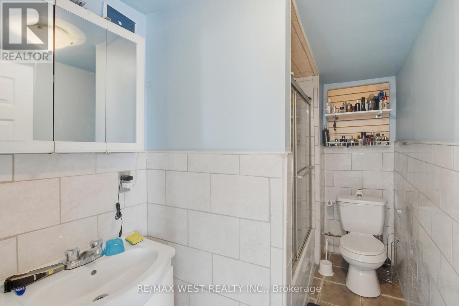 597 Barton Street E, Hamilton (Gibson), Ontario  L8L 2Z6 - Photo 35 - X12460486