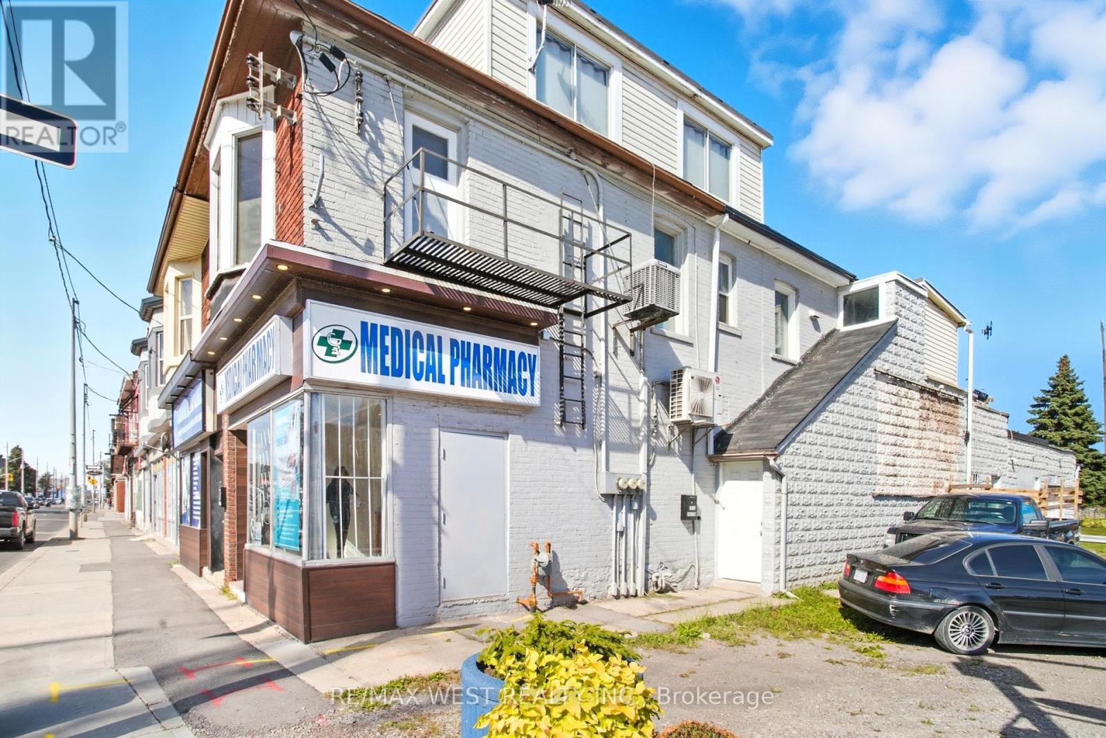 597 Barton Street E, Hamilton (Gibson), Ontario  L8L 2Z6 - Photo 9 - X12460486
