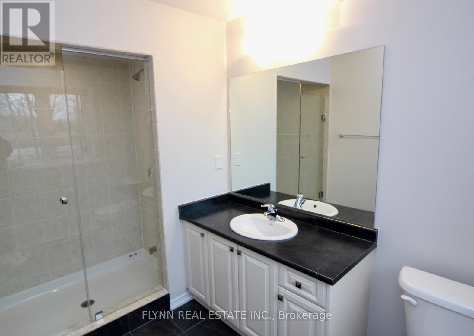 190 Esther Crescent, Thorold, Ontario  L3B 0G9 - Photo 12 - X12460496