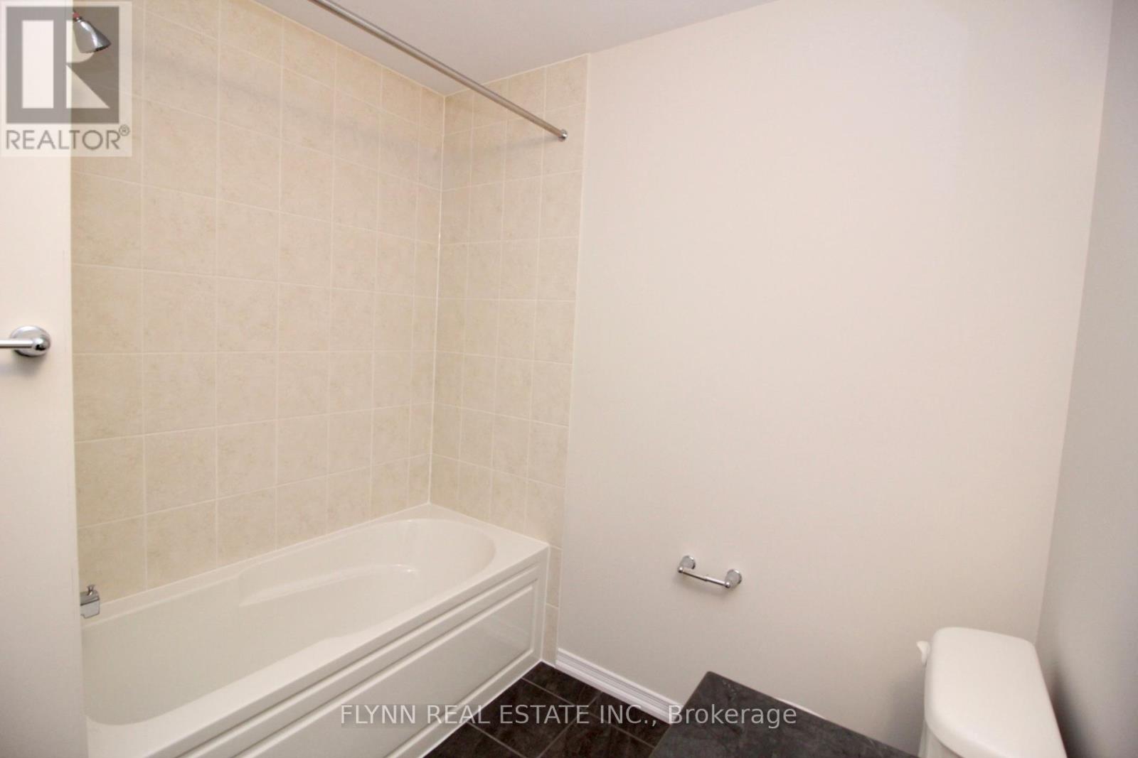 190 Esther Crescent, Thorold, Ontario  L3B 0G9 - Photo 13 - X12460496