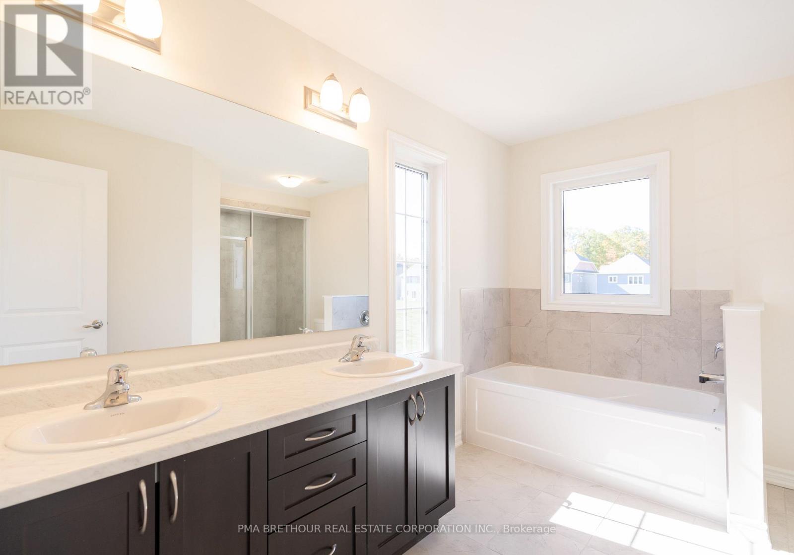 460 Beechwood Forest Lane, Gravenhurst, Ontario  P1P 1A7 - Photo 10 - X12460545