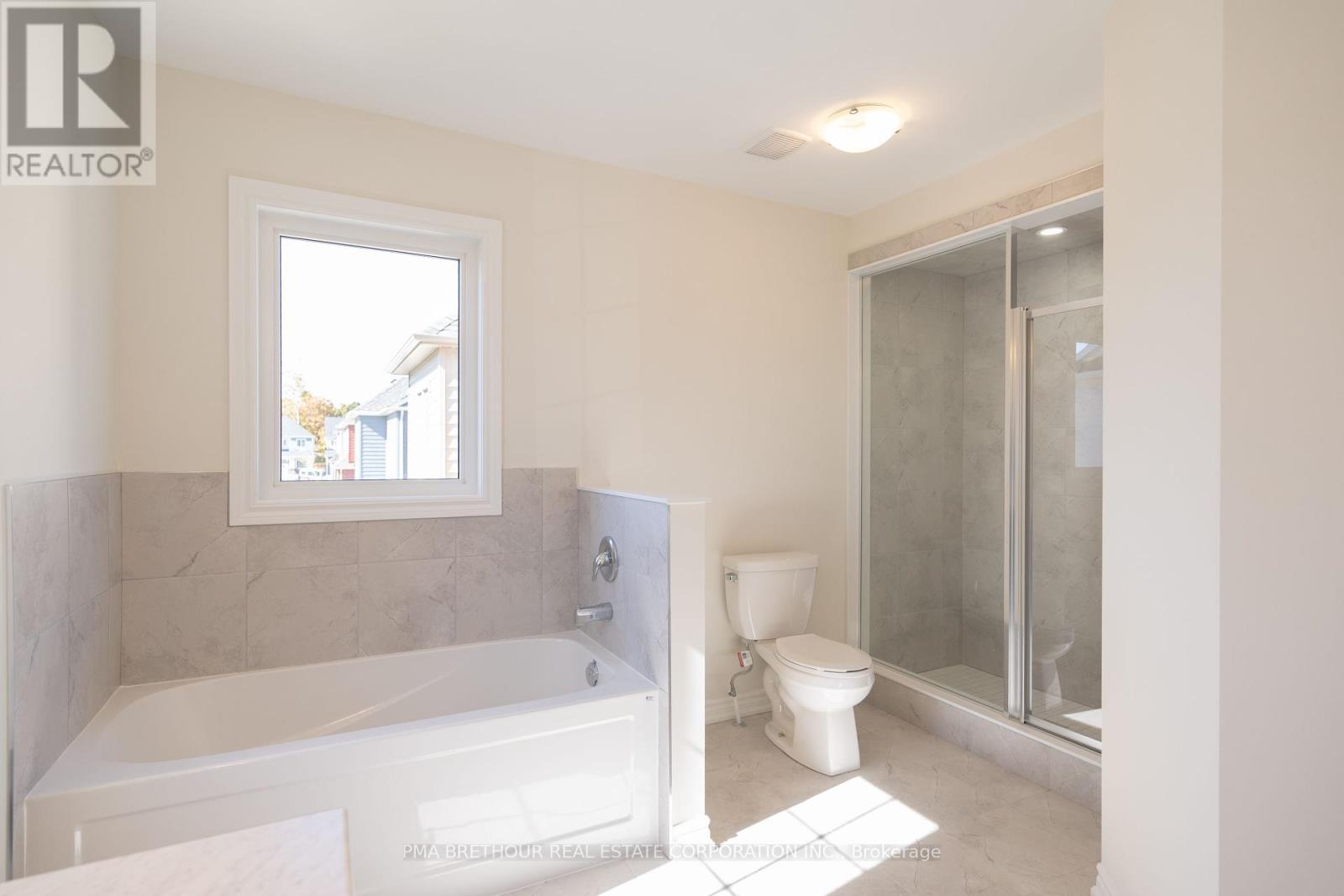 460 Beechwood Forest Lane, Gravenhurst, Ontario  P1P 1A7 - Photo 11 - X12460545