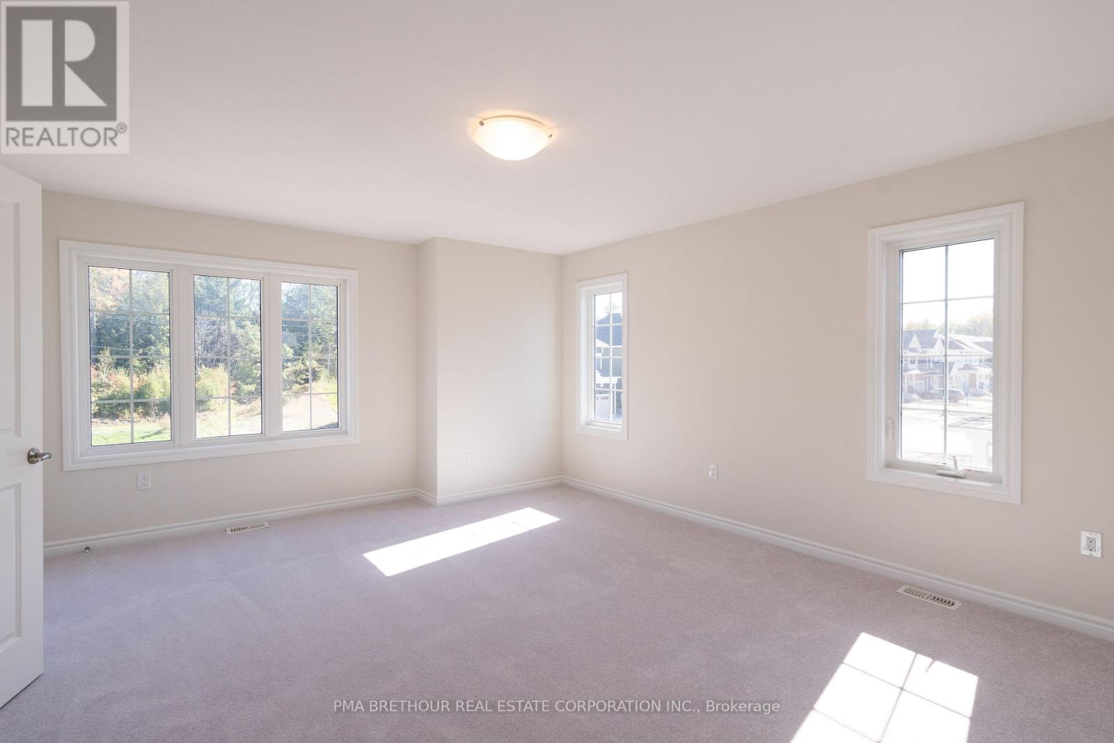 460 Beechwood Forest Lane, Gravenhurst, Ontario  P1P 1A7 - Photo 8 - X12460545