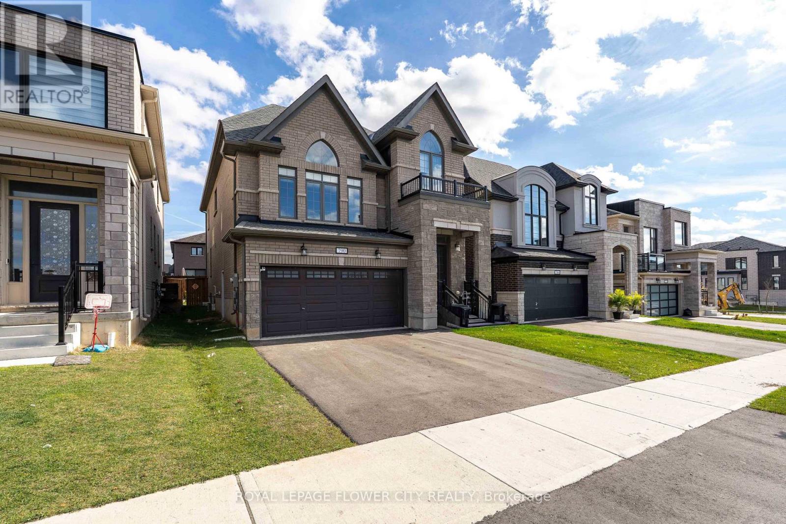 790 Sobeski Avenue, Woodstock, Ontario  N4T 0P1 - Photo 2 - X12460555