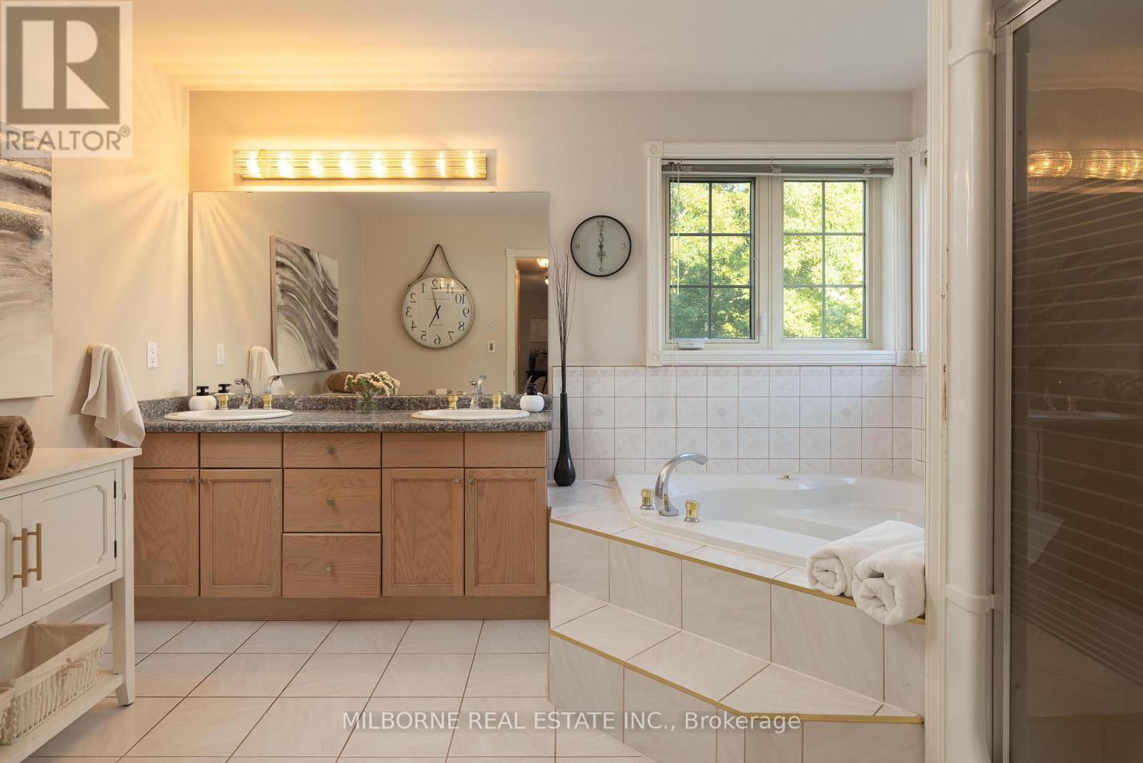 81 Francis Creek Boulevard, St. Catharines, Ontario  L2W 1B3 - Photo 18 - X12460558