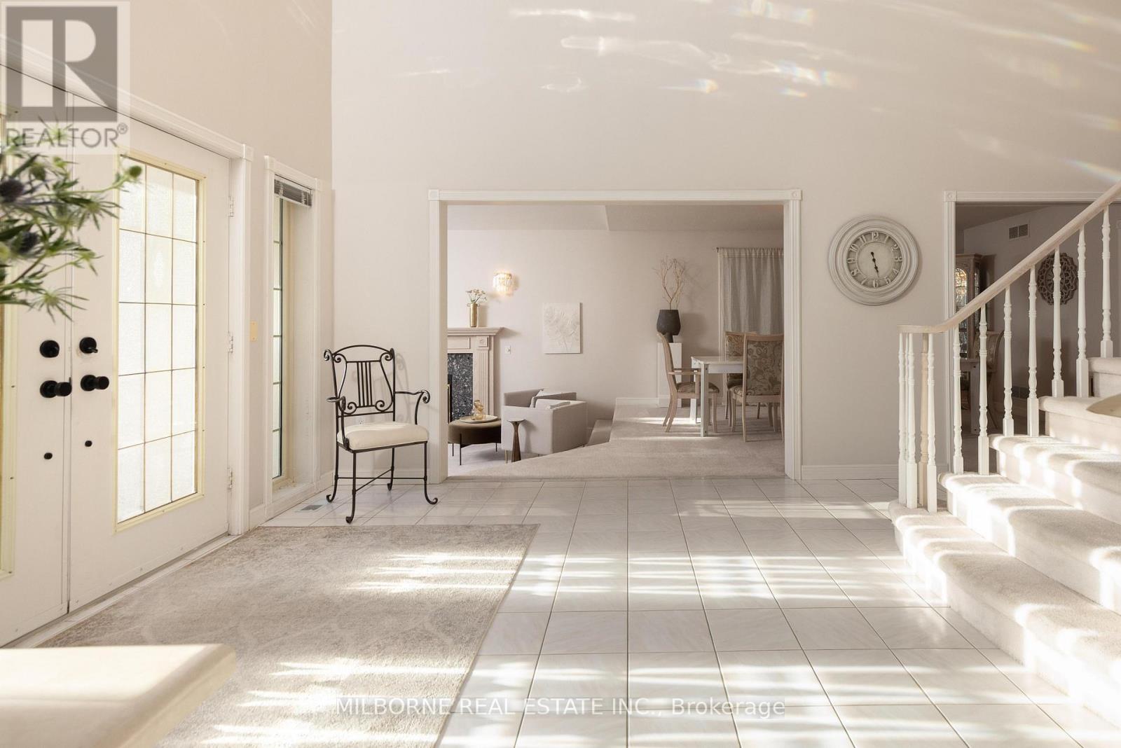 81 Francis Creek Boulevard, St. Catharines, Ontario  L2W 1B3 - Photo 5 - X12460558