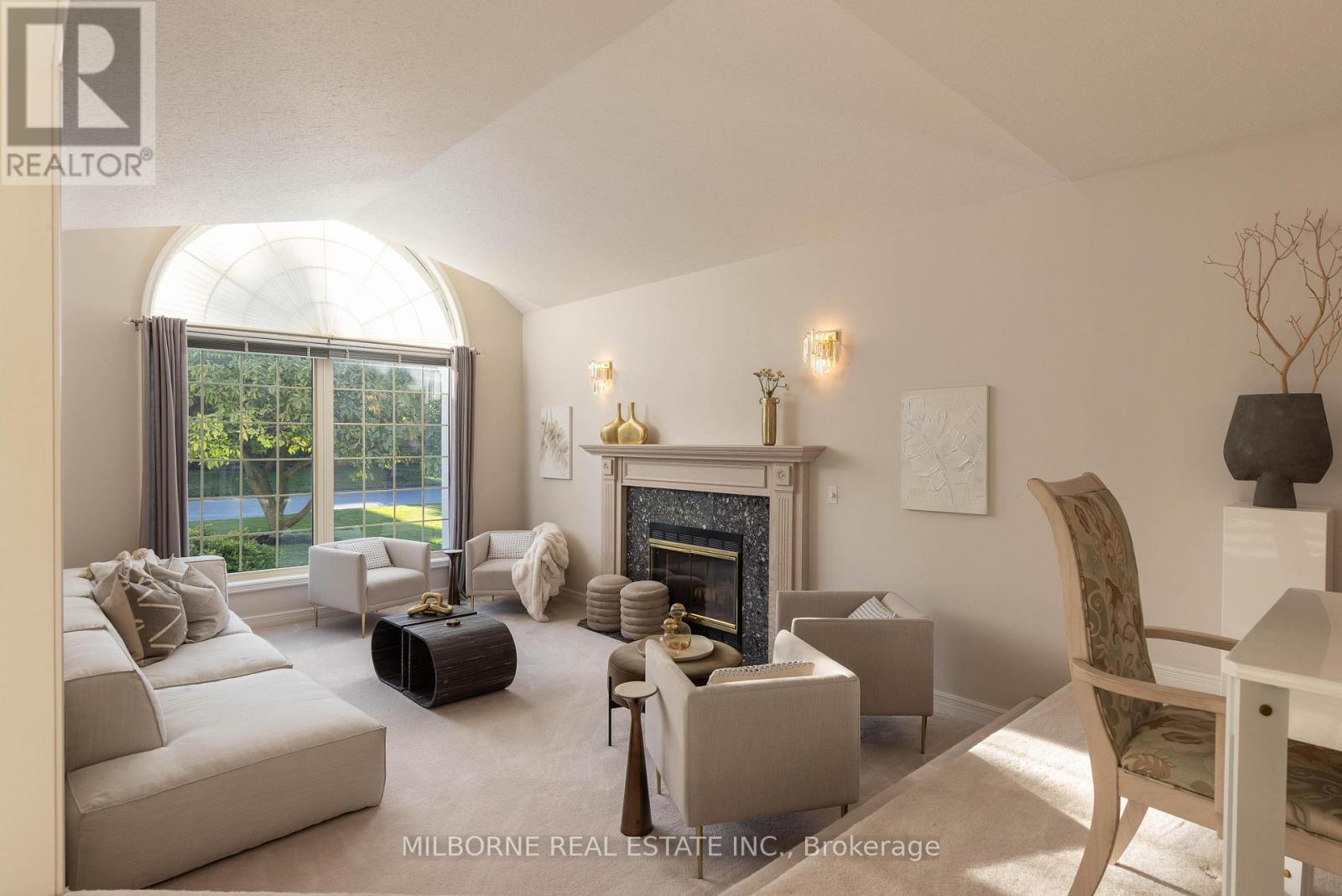 81 Francis Creek Boulevard, St. Catharines, Ontario  L2W 1B3 - Photo 6 - X12460558