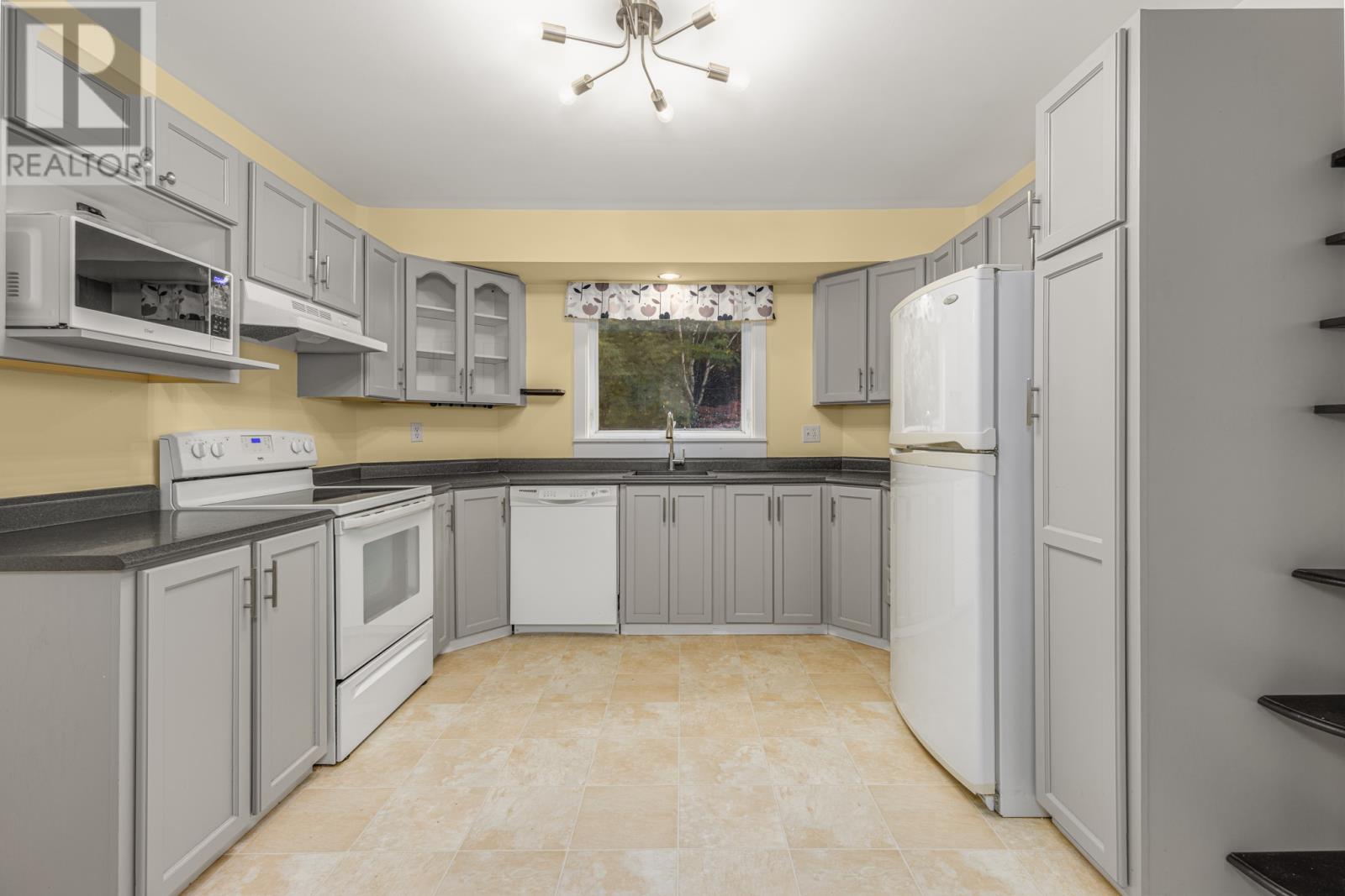9 Tamarack Street, St. John's, Newfoundland & Labrador  A1A 4S5 - Photo 4 - 1291528