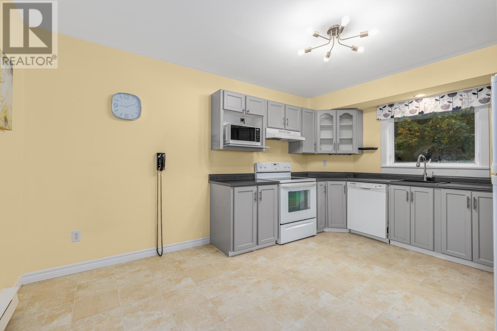 9 Tamarack Street, St. John's, Newfoundland & Labrador  A1A 4S5 - Photo 5 - 1291528