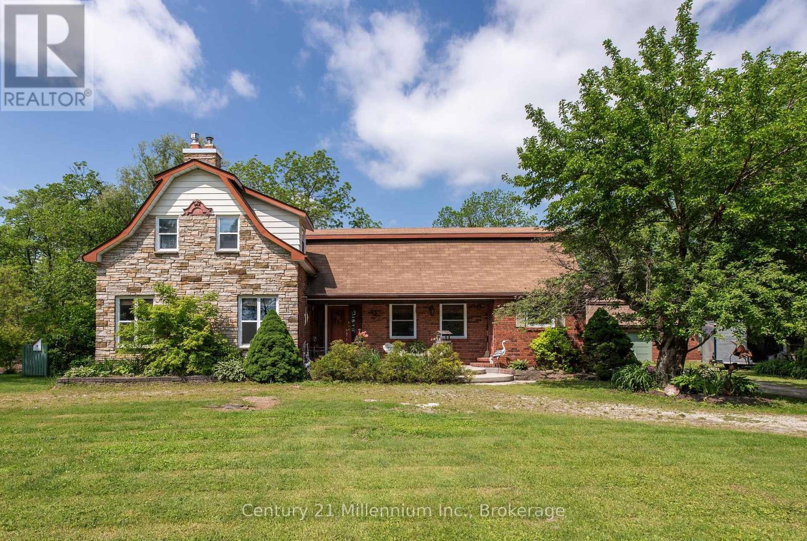 3926 County Road 124 Road, Clearview, Ontario  L0M 1P0 - Photo 1 - S12237174